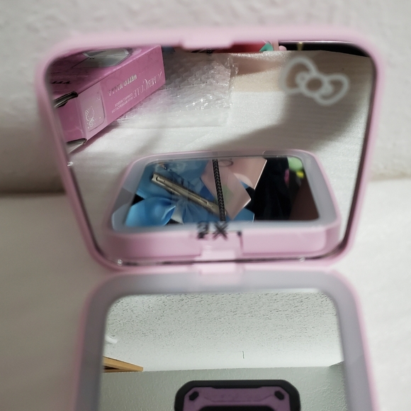 Impression for Hello Kitty Compact Mirror - Picture 7 of 9